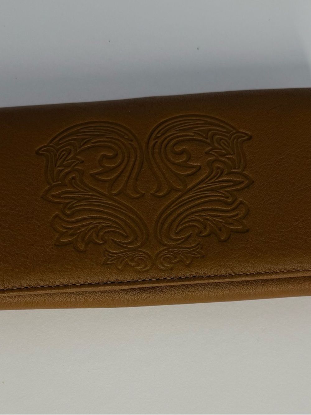 Stone Mountain Accessories Embossed Brown Leather Wallet Clutch